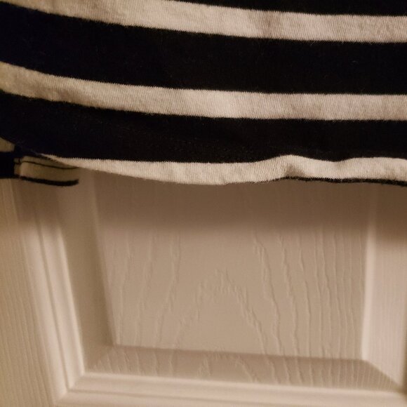 Wet Seal + Women's Black White Striped V-Neck Top LS Tee Plus Size Please Read - Picture 9 of 10